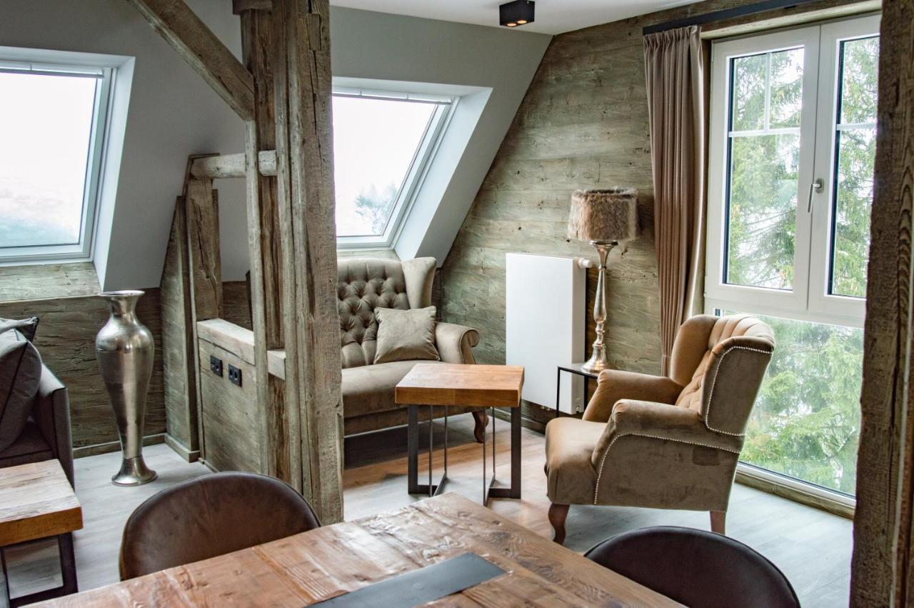 Strandberg's Ursprung: & Kitchen